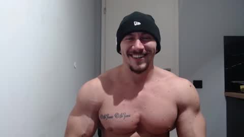 Snapshot of angelofit chatting on January 7, 7:28 pm ------- SEX SHOW WITH GUYS AND GIRLS MUSCLE SHOW online show from January 7, 7:28 pm