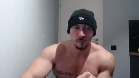 Snapshot of angelofit chatting on January 8, 7:45 pm ------- SEX SHOW WITH GUYS AND GIRLS MUSCLE SHOW online show from January 8, 7:45 pm