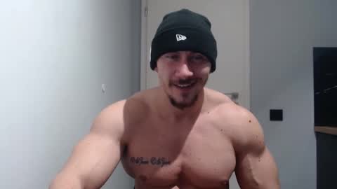 Snapshot of angelofit chatting on January 9, 7:40 pm ------- SEX SHOW WITH GUYS AND GIRLS MUSCLE SHOW online show from January 9, 7:40 pm
