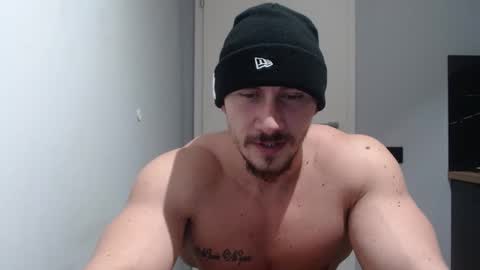 Snapshot of angelofit chatting on January 15, 7:55 pm ------- SEX SHOW WITH GUYS AND GIRLS MUSCLE SHOW online show from January 15, 7:55 pm