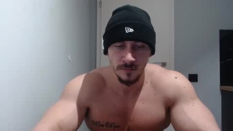 Snapshot of angelofit chatting on January 16, 7:10 pm ------- SEX SHOW WITH GUYS AND GIRLS MUSCLE SHOW online show from January 16, 7:10 pm