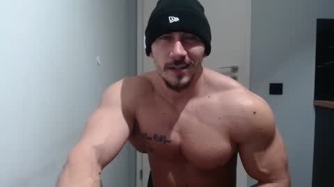 Snapshot of angelofit chatting on January 16, 10:12 pm ------- SEX SHOW WITH GUYS AND GIRLS MUSCLE SHOW online show from January 16, 10:12 pm