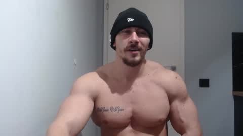 Snapshot of angelofit chatting on January 22, 10:26 pm ------- SEX SHOW WITH GUYS AND GIRLS MUSCLE SHOW online show from January 22, 10:26 pm