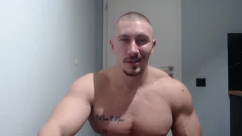 Snapshot of angelofit chatting on January 28, 6:28 pm ------- SEX SHOW WITH GUYS AND GIRLS MUSCLE SHOW online show from January 28, 6:28 pm