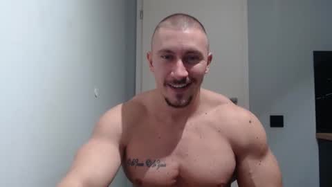 Snapshot of angelofit chatting on January 30, 6:54 pm ------- SEX SHOW WITH GUYS AND GIRLS MUSCLE SHOW online show from January 30, 6:54 pm
