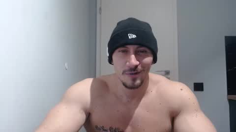 Snapshot of angelofit chatting on February 3, 6:39 pm ------- SEX SHOW WITH GUYS AND GIRLS MUSCLE SHOW online show from February 3, 6:39 pm