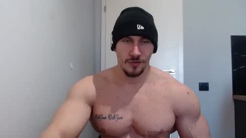 Snapshot of angelofit chatting on February 12, 11:18 am ------- SEX SHOW WITH GUYS AND GIRLS MUSCLE SHOW online show from February 12, 11:18 am