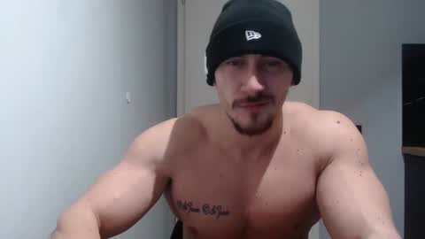 Snapshot of angelofit chatting on February 12, 10:15 pm ------- SEX SHOW WITH GUYS AND GIRLS MUSCLE SHOW online show from February 12, 10:15 pm