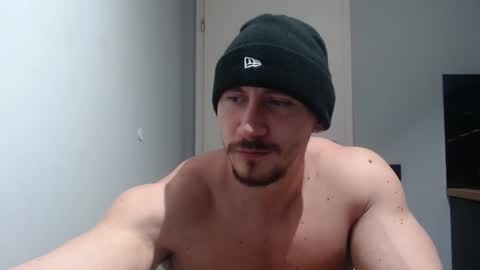 Snapshot of angelofit chatting on February 13, 6:16 pm ------- SEX SHOW WITH GUYS AND GIRLS MUSCLE SHOW online show from February 13, 6:16 pm