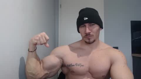Snapshot of angelofit chatting on February 16, 12:21 pm ------- SEX SHOW WITH GUYS AND GIRLS MUSCLE SHOW online show from February 16, 12:21 pm