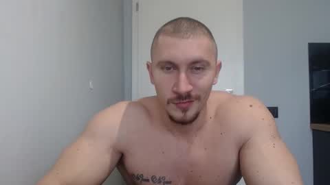 Snapshot of angelofit chatting on February 19, 1:06 pm ------- SEX SHOW WITH GUYS AND GIRLS MUSCLE SHOW online show from February 19, 1:06 pm