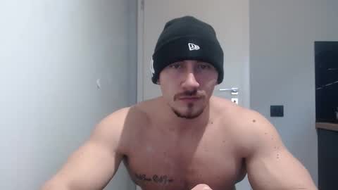 Snapshot of angelofit chatting on February 22, 3:14 pm ------- SEX SHOW WITH GUYS AND GIRLS MUSCLE SHOW online show from February 22, 3:14 pm