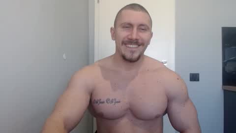 Snapshot of angelofit chatting on February 24, 11:21 am ------- SEX SHOW WITH GUYS AND GIRLS MUSCLE SHOW online show from February 24, 11:21 am