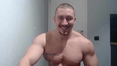 Snapshot of angelofit chatting on February 25, 6:09 pm ------- SEX SHOW WITH GUYS AND GIRLS MUSCLE SHOW online show from February 25, 6:09 pm