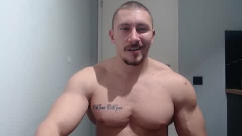 Snapshot of angelofit chatting on February 26, 6:54 pm ------- SEX SHOW WITH GUYS AND GIRLS MUSCLE SHOW online show from February 26, 6:54 pm