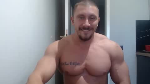 Snapshot of angelofit chatting on September 28, 2:11 pm ------- SEX SHOW WITH GUYS AND GIRLS MUSCLE SHOW online show from September 28, 2:11 pm