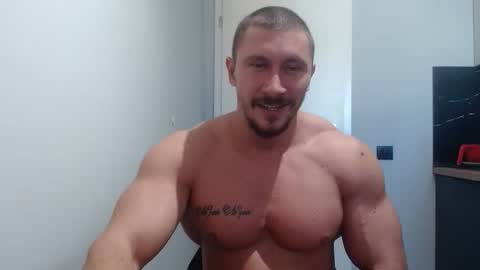 Snapshot of angelofit chatting on October 5, 12:25 pm ------- SEX SHOW WITH GUYS AND GIRLS MUSCLE SHOW online show from October 5, 12:25 pm