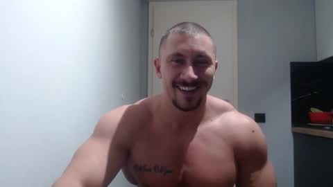 Snapshot of angelofit chatting on November 11, 5:35 pm ------- SEX SHOW WITH GUYS AND GIRLS MUSCLE SHOW online show from November 11, 5:35 pm