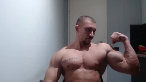 Snapshot of angelofit chatting on November 14, 3:00 pm ------- SEX SHOW WITH GUYS AND GIRLS MUSCLE SHOW online show from November 14, 3:00 pm
