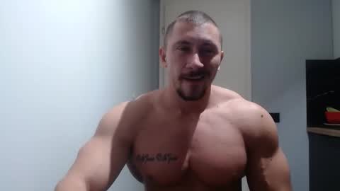 Snapshot of angelofit chatting on November 16, 4:34 pm ------- SEX SHOW WITH GUYS AND GIRLS MUSCLE SHOW online show from November 16, 4:34 pm