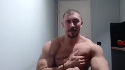 Snapshot of angelofit chatting on November 17, 4:13 pm ------- SEX SHOW WITH GUYS AND GIRLS MUSCLE SHOW online show from November 17, 4:13 pm