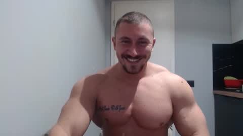 Snapshot of angelofit chatting on November 28, 9:45 am ------- SEX SHOW WITH GUYS AND GIRLS MUSCLE SHOW online show from November 28, 9:45 am