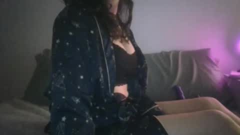 Snapshot of angelrrm chatting on November 11, 4:40 pm angelrrm online show from November 11, 4:40 pm