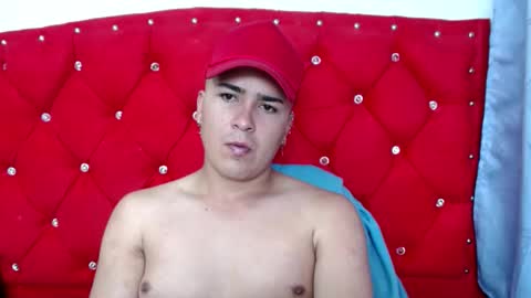 Snapshot of angels_0001 chatting on December 9, 6:23 am angels_0001 online show from December 9, 6:23 am