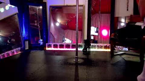 Snapshot of angelsparkle80 chatting on November 30, 9:02 am Madison Marie online show from November 30, 9:02 am