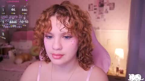 Snapshot of angelytaxx chatting on February 14, 8:21 am Angel online show from February 14, 8:21 am