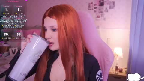 Snapshot of angelytaxx chatting on February 23, 11:33 am Angel online show from February 23, 11:33 am