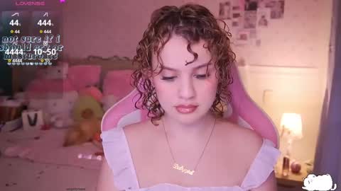 Snapshot of angelytaxx chatting on March 10, 8:48 am Angel online show from March 10, 8:48 am