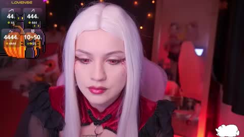 Snapshot of angelytaxx chatting on November 1, 4:36 am Angel online show from November 1, 4:36 am