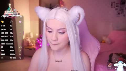 Snapshot of angelytaxx chatting on December 1, 6:29 am Angel online show from December 1, 6:29 am