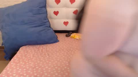 Angie online show from February 21, 9:22 pm