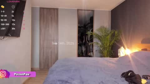 Snapshot of angie_mcqueen chatting on February 14, 8:37 pm angie online show from February 14, 8:37 pm