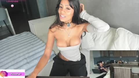 Snapshot of angie_mcqueen chatting on November 19, 4:29 pm angie online show from November 19, 4:29 pm