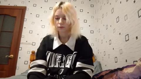 Snapshot of anglauntiedt chatting on December 14, 1:16 pm Sofa online show from December 14, 1:16 pm