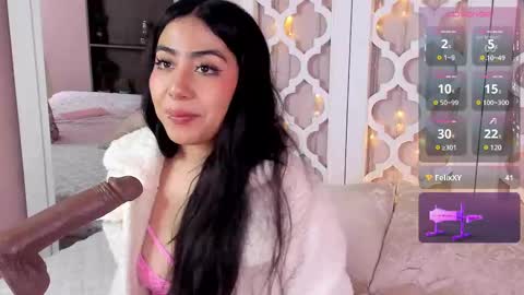 aniie_west online show from February 18, 3:10 pm