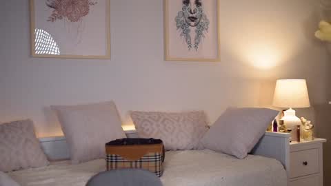 Snapshot of aniiehottie chatting on December 2, 2:08 pm online show from December 2, 2:08 pm