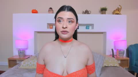 Snapshot of anikaromanof chatting on December 14, 2:55 pm Anika Romano online show from December 14, 2:55 pm