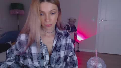 anita_moon_ online show from October 15, 4:07 pm
