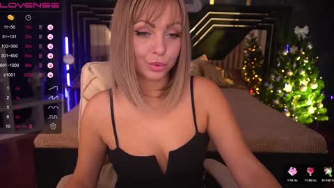 Snapshot of anitalevanta chatting on December 11, 6:20 pm Anita online show from December 11, 6:20 pm