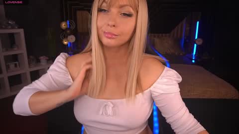 Snapshot of anitalevanta chatting on February 5, 6:37 pm Anita online show from February 5, 6:37 pm