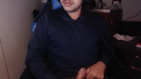 Snapshot of anjonoturno01 chatting on November 17, 6:19 am anjonoturno01 online show from November 17, 6:19 am