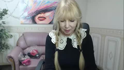 Snapshot of anna_ditrih chatting on December 17, 1:05 pm Anna Ditrih online show from December 17, 1:05 pm