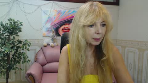 Snapshot of anna_ditrih chatting on February 4, 12:55 pm Anna Ditrih online show from February 4, 12:55 pm