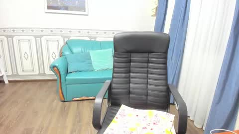 Snapshot of anna_ditrih chatting on March 12, 3:51 pm Anna Ditrih online show from March 12, 3:51 pm