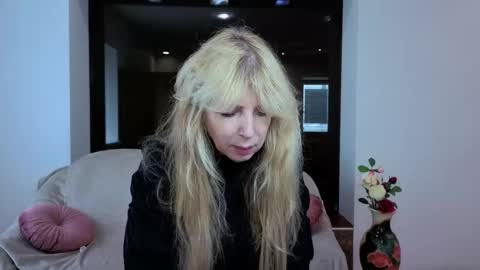 Snapshot of anna_ditrih chatting on September 12, 12:05 pm Anna Ditrih online show from September 12, 12:05 pm