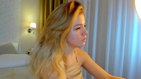 Snapshot of anna_robinson chatting on December 31, 1:04 am Anna online show from December 31, 1:04 am